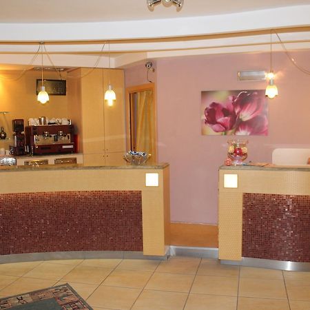 Hotel Oblio Rimini Bagian luar foto