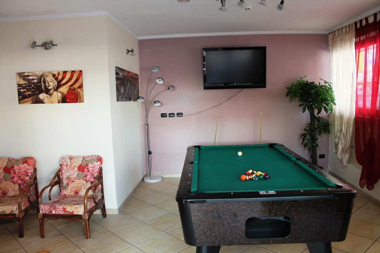 Hotel Oblio Rimini Bagian luar foto
