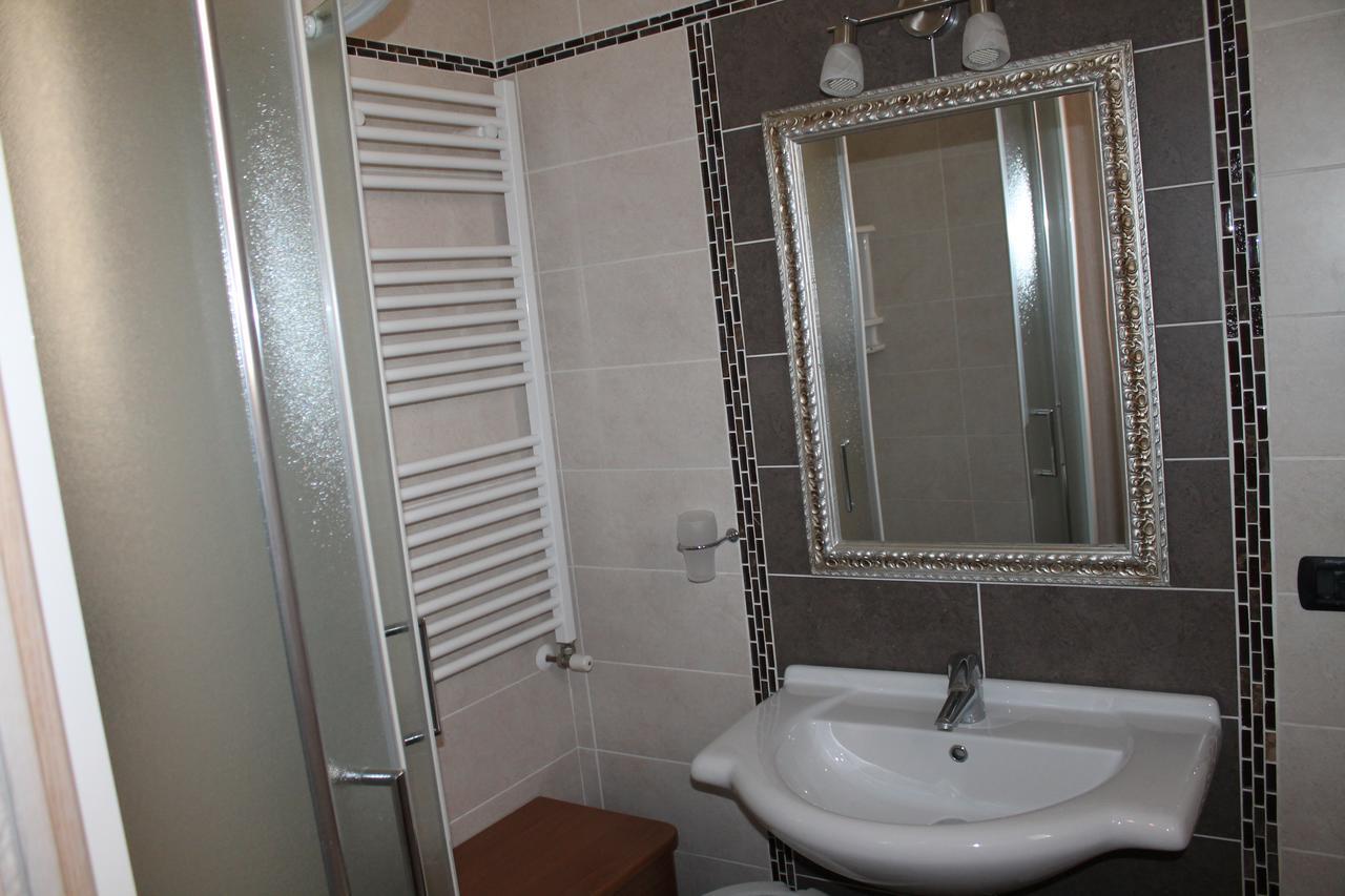 Hotel Oblio Rimini Bagian luar foto