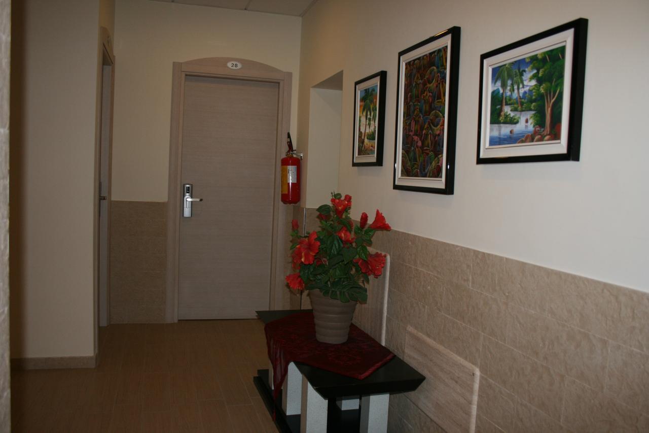 Hotel Oblio Rimini Bagian luar foto