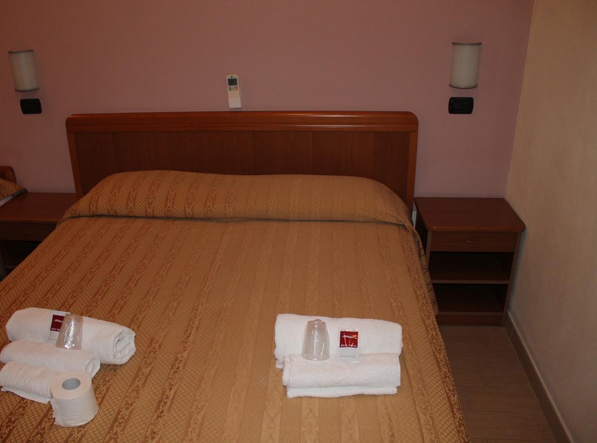Hotel Oblio Rimini Bagian luar foto